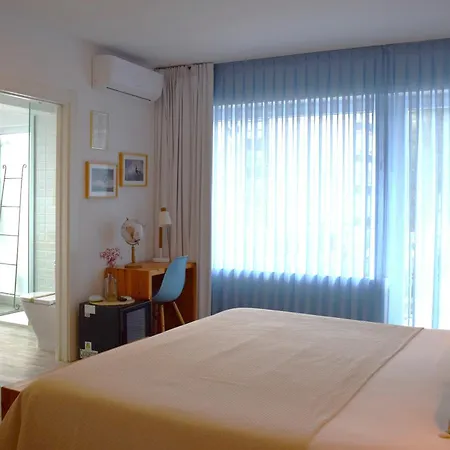 La Surferia Homestay *